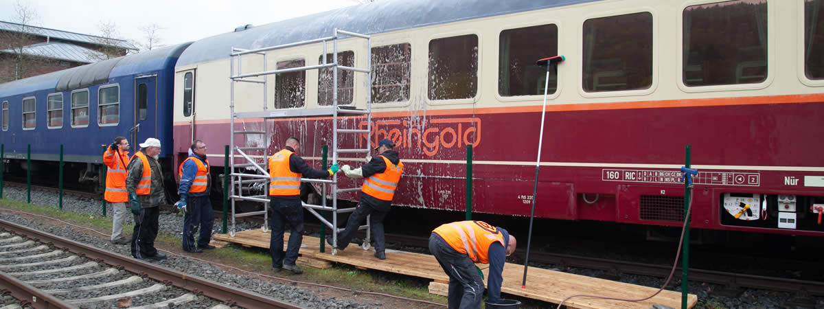 Reinigung Wagon Rheingold am Bahnhof in Amorbach